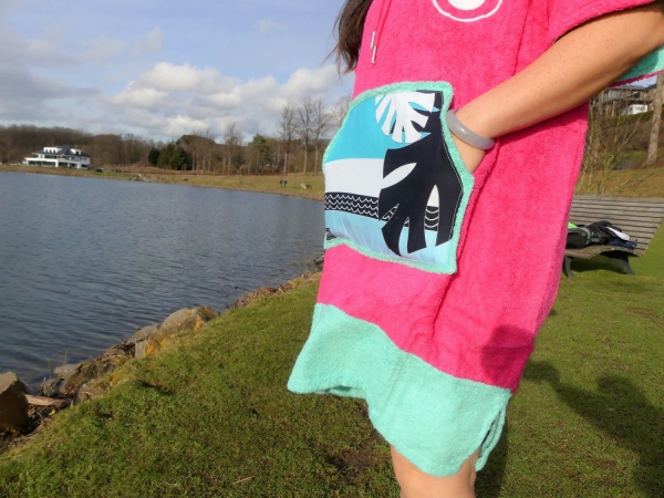 WAVE HAWAII Poncho Pink Wave